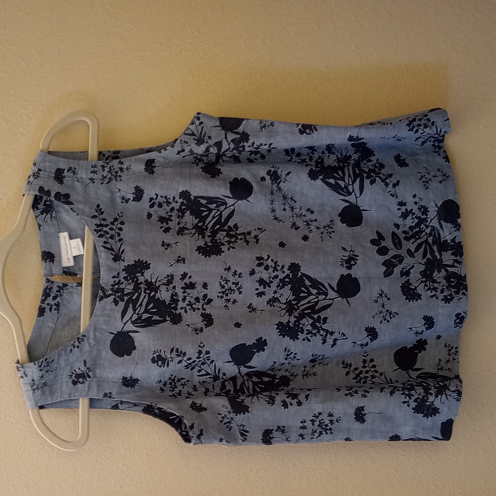 Liz Claiborne sleeveless top Sz S. Medium blue with dark blue floral pattern.